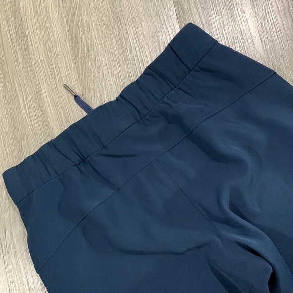 Lululemon License to Train High-Rise Pant Navy Blue     size 4 Joggers - Picture 13 of 13